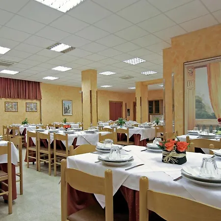 Casa Per Ferie Oasi San Giuseppe Hotel 3*